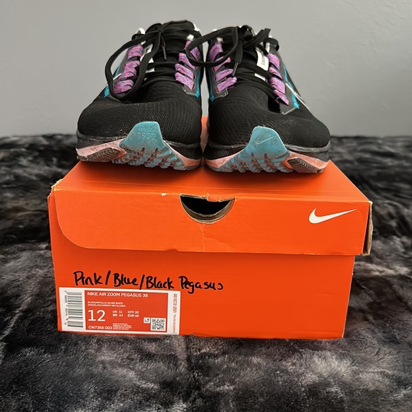 Nike Air Zoom Pegasus 38 - Picture 4 of 5